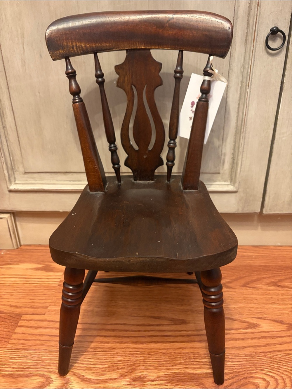 Vintage Laurel Crown Windsor Doll Chair